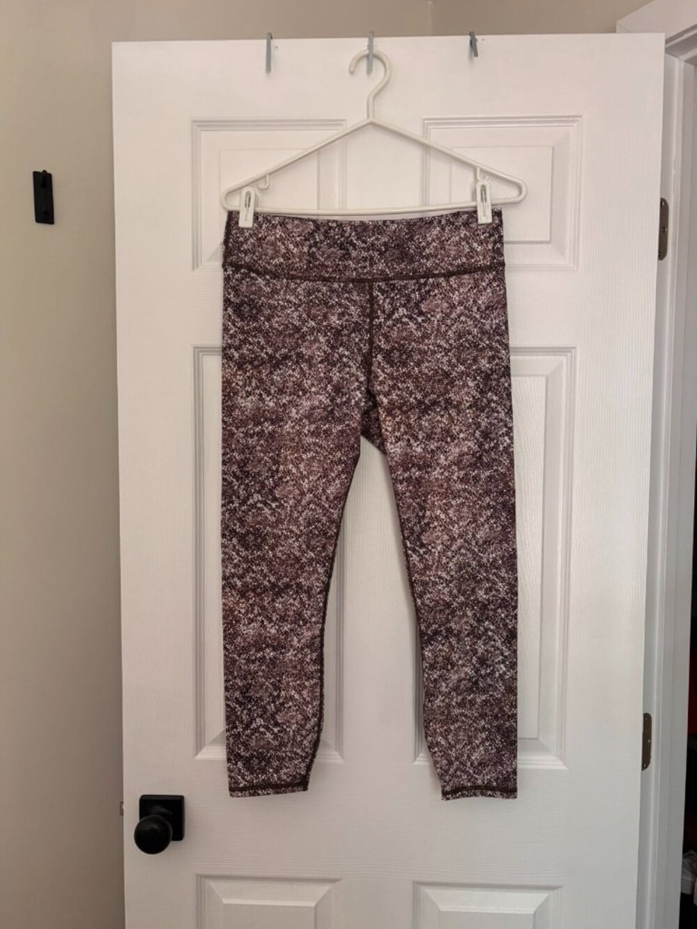 Snakeskin Print Activewear Leggings | Fabletics (Medium)